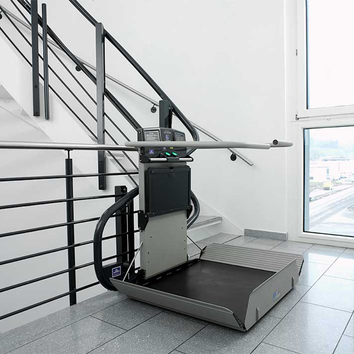 Artira-wheelchair-lift